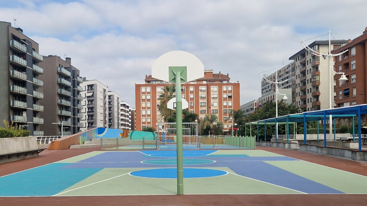Ibarrekolanda estrena un área deportiva renovada tras una inversión de 292.000 euros del Ayuntamiento de Bilbao