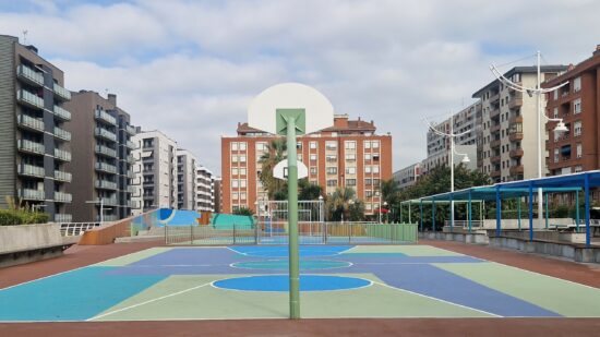 Ibarrekolanda estrena un área deportiva renovada tras una inversión de 292.000 euros del Ayuntamiento de Bilbao