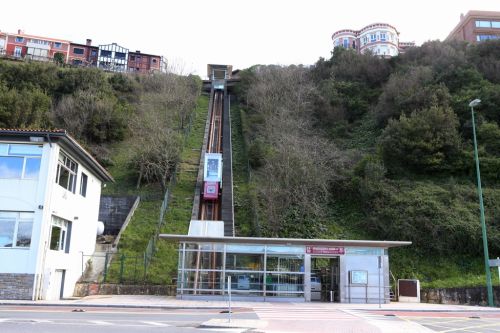El ascensor de Ereaga cierra dos meses para afrontar una renovación integral