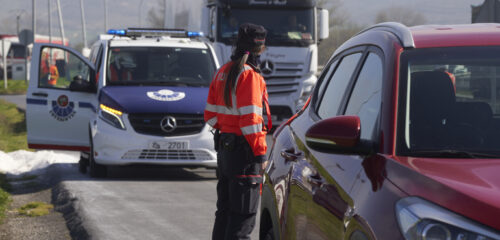 La Euskal Polizia realizará controles de tráfico porque un segundo mirando el móvil puede cambiarlo todo