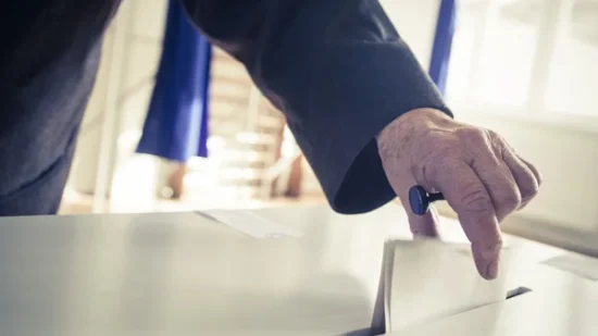 Tengo un viaje reservado el 29N: Estas son las opciones si te toca mesa electoral