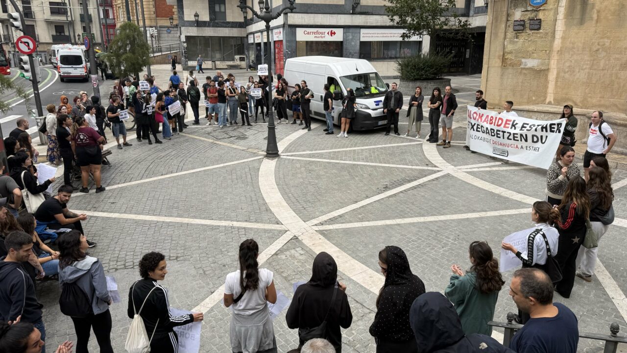 La mujer desahuciada en Bilbao «acumulaba una deuda altísima y tenía ingresos para pagar» según el Gobierno Vasco