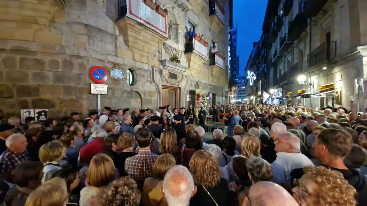 Txapela, txakoli y tradición para celebrar el Día de los Txikiteros en Bilbao