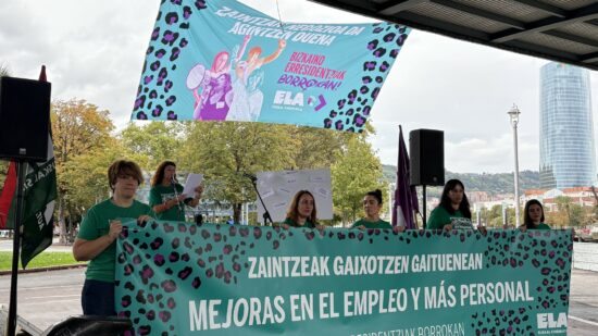 ELA presenta una nueva lona reivindicativa para las trabajadoras de las residencias de Bizkaia