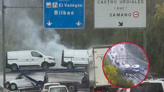 Un camión portacoches hace la tijera y provoca el corte de la A-8 en Castro Urdiales