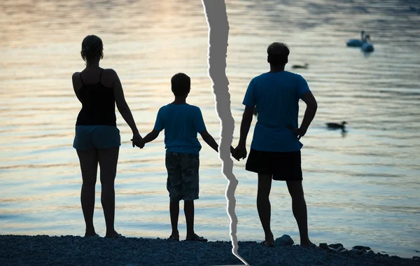 Bizkaia cambia el IRPF para padres y madres separados: así será la tributación conjunta