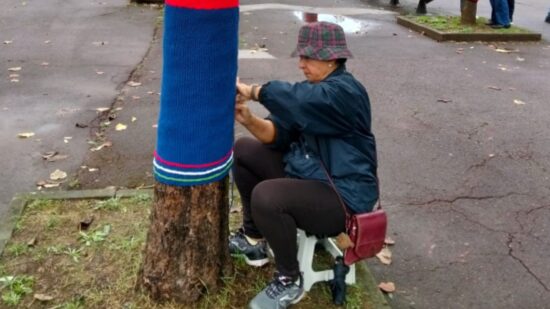El bosque tejido a mano que Basauri inaugurará este domingo por sus fiestas