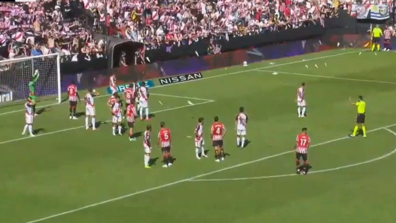Las protestas contra Martín Presa obligan a suspender el Rayo – Athletic