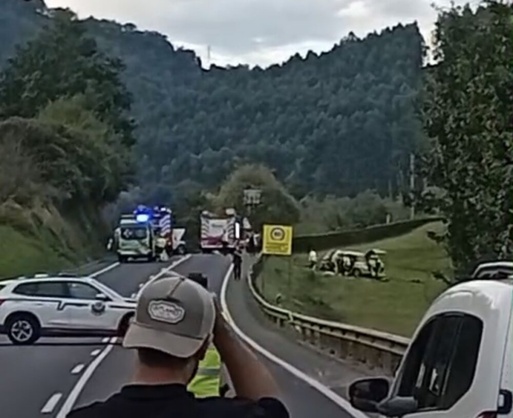 Dos heridos en un accidente frontal en Muxika, uno evacuado en helicóptero