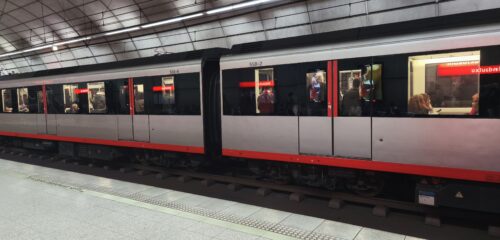 Agreden a un vigilante de seguridad del Metro de Bilbao en la estación de Ariz