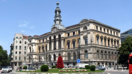 Bilbao se ilumina de rosa y azul por el Día Mundial del Duelo Gestacional, Perinatal y Neonatal