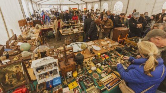 Regresa la feria de artesanía, antigüedades y coches clásicos ideal para este domingo 25 de octubre