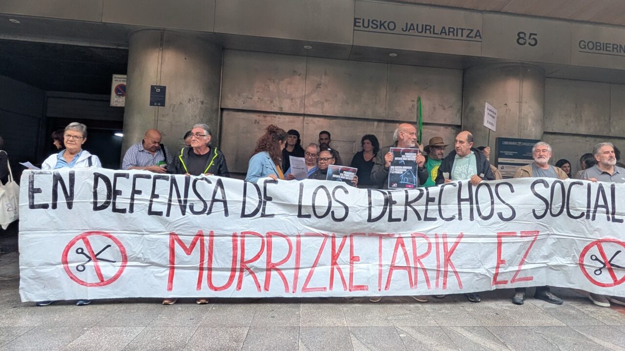 Argilan ESK y Berri Otxoak denuncian los recortes en ayudas sociales y de vivienda del Gobierno Vasco