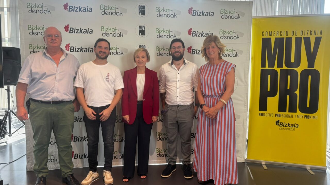 La diputada Ainara Basurko destaca en Arrigorriaga la importancia de impulsar el comercio de proximidad