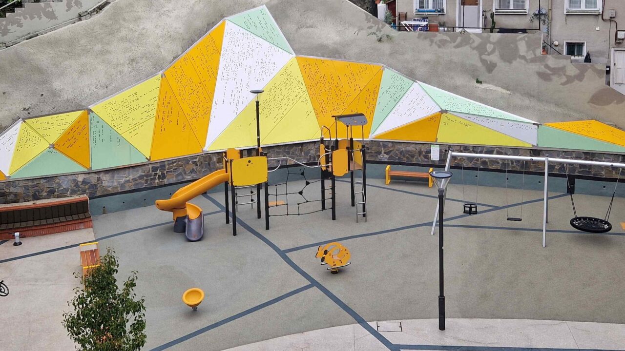 Bilbao estrena un renovado parque infantil en Camino de Peñascal con nuevos juegos y más zonas de descanso