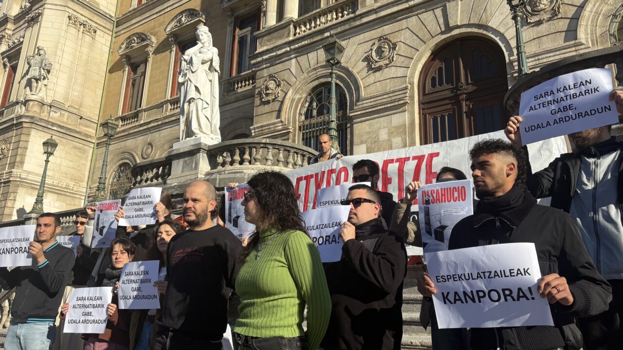 AZET denuncia un nuevo desahucio en Bilbao y exige una alternativa habitacional para la afectada