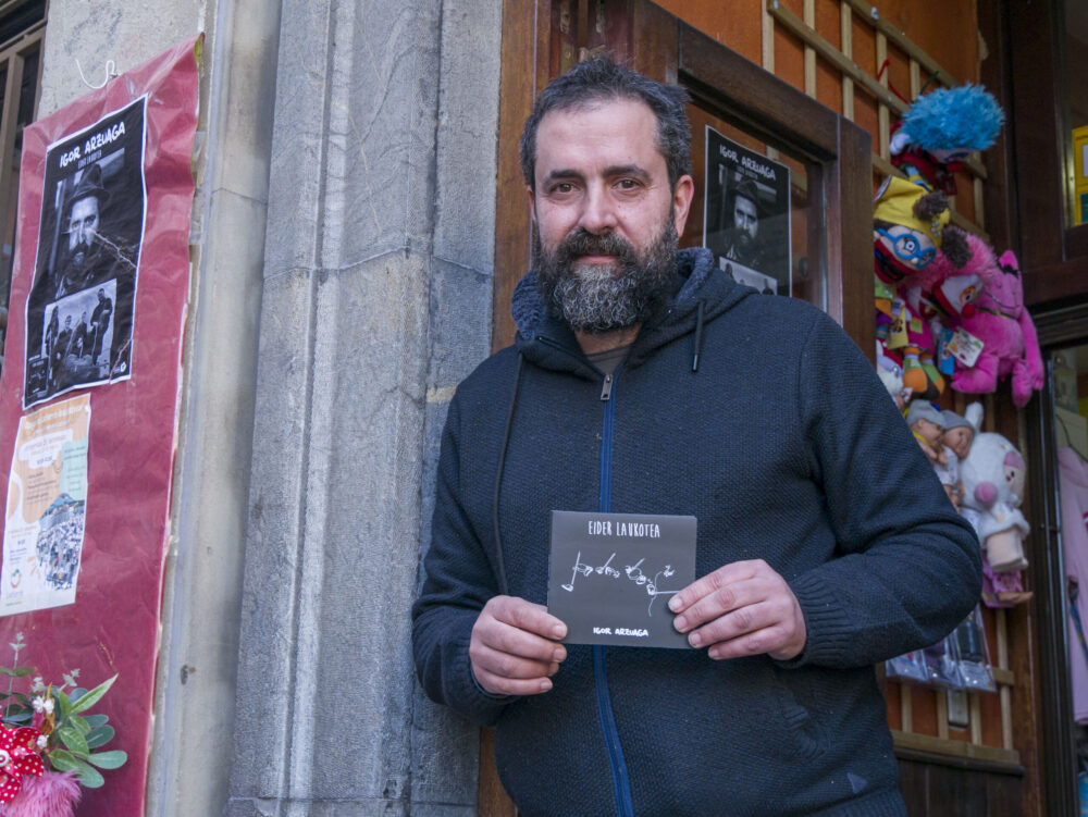 Muere Igor Arzuaga, el artista vasco que convirtió cada canción en poesía