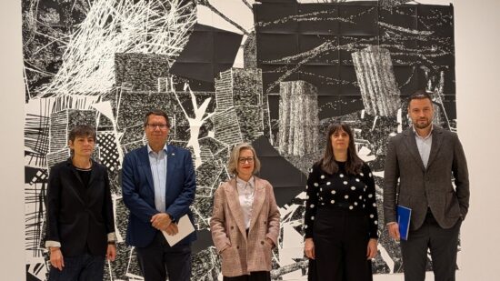 Abigail Lazkoz explora la identidad y la hibridación en la Alhóndiga de Bilbao