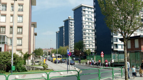 Barakaldo recoge firmas para reclamar a Osakidetza un médico en La Paz