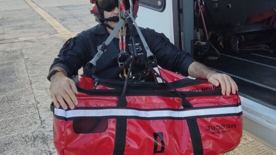 Baby Rescue: la nueva bolsa-camilla de la Ertzaintza para evacuar a niños durante los rescates