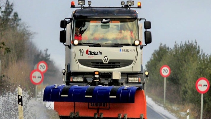 Bizkaia se prepara para el invierno: 459 profesionales y 99 quitanieves